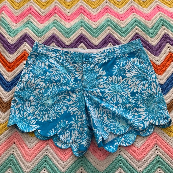 Lilly Pulitzer Buttercup Short Lion in the Sun Print - Picture 3 of 4